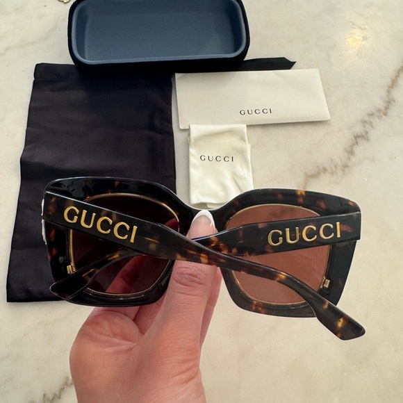 NEW GUCCI OVERSIZED SUNGLASSES main image 14